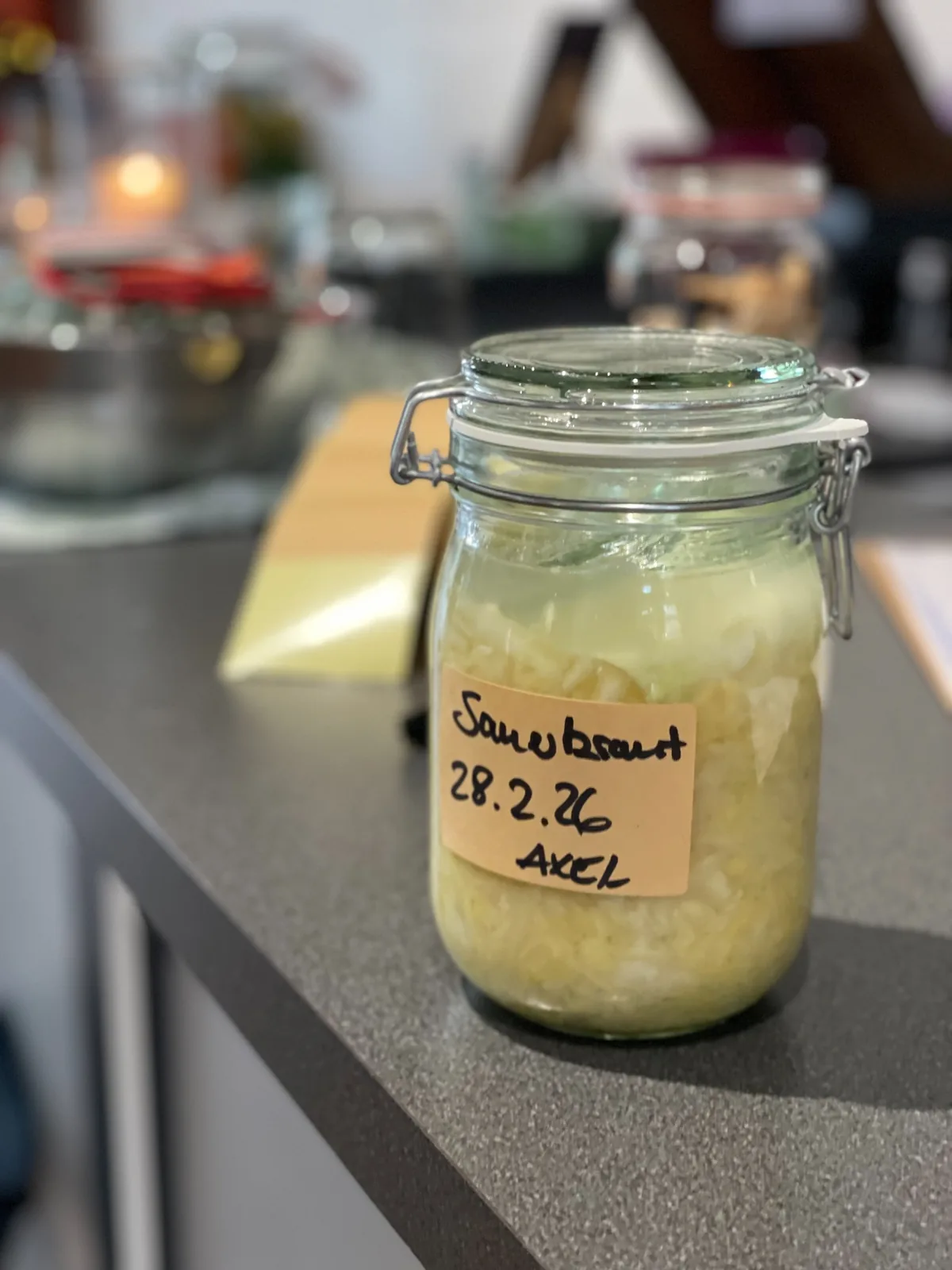 Fermentiertes Gemüse im Glas